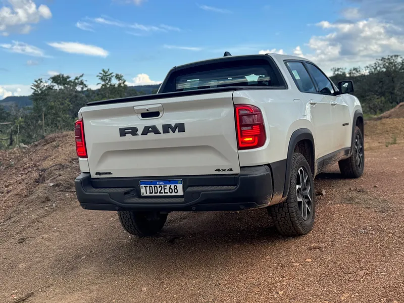 Teste: Rampage 2025 avança com o novo motor 2.2 turbodiesel de 200 cv