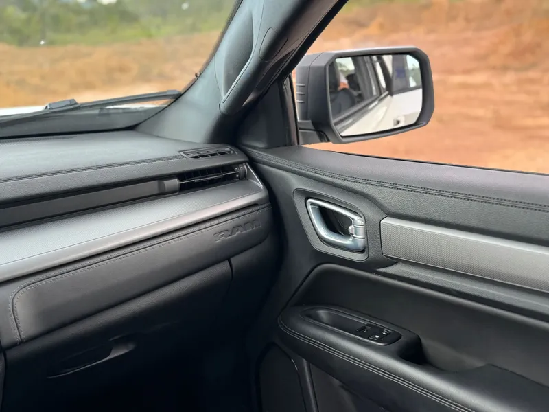 Teste: Rampage 2025 avança com o novo motor 2.2 turbodiesel de 200 cv