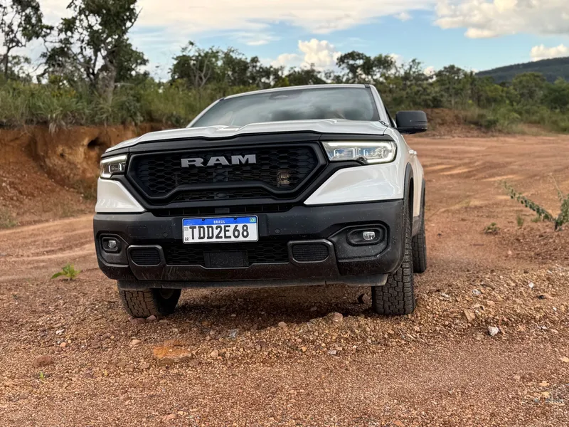 Teste: Rampage 2025 avança com o novo motor 2.2 turbodiesel de 200 cv