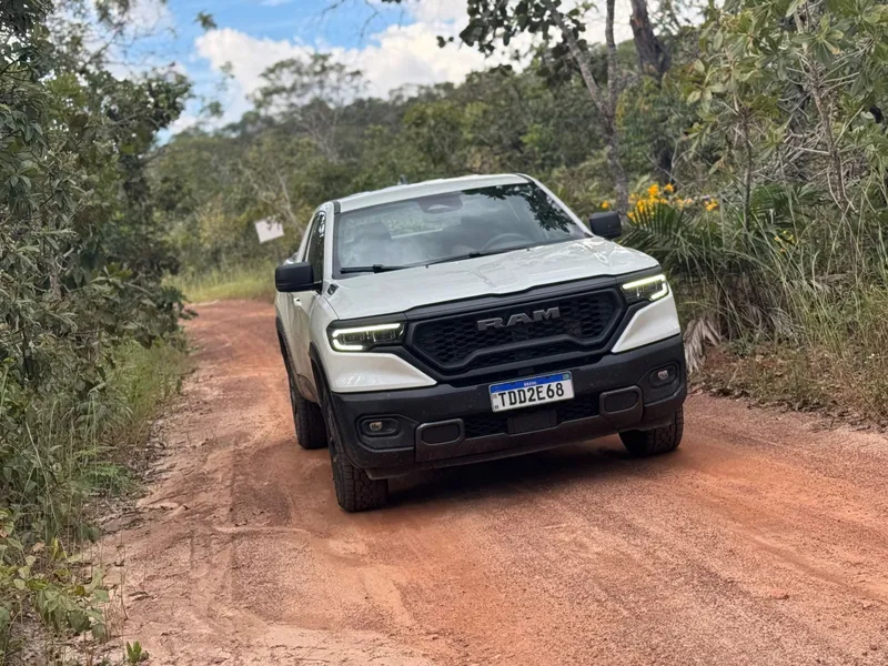 Teste: Rampage 2025 avança com o novo motor 2.2 turbodiesel de 200 cv