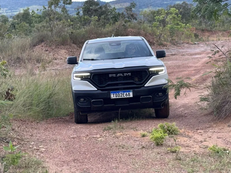 Teste: Rampage 2025 avança com o novo motor 2.2 turbodiesel de 200 cv