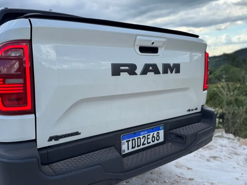 Teste: Rampage 2025 avança com o novo motor 2.2 turbodiesel de 200 cv