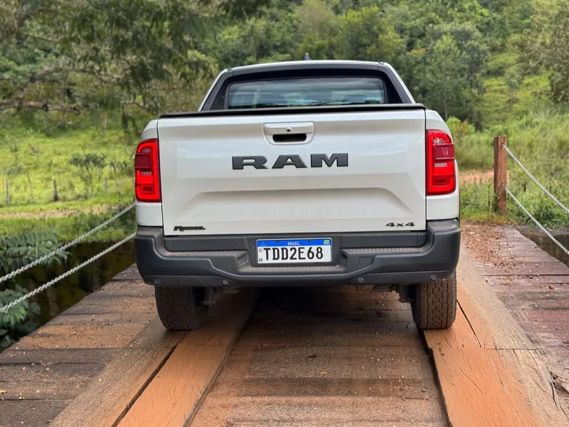 Teste: Rampage 2025 avança com o novo motor 2.2 turbodiesel de 200 cv
