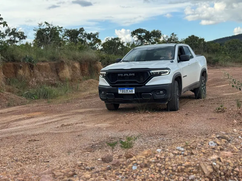 Teste: Rampage 2025 avança com o novo motor 2.2 turbodiesel de 200 cv