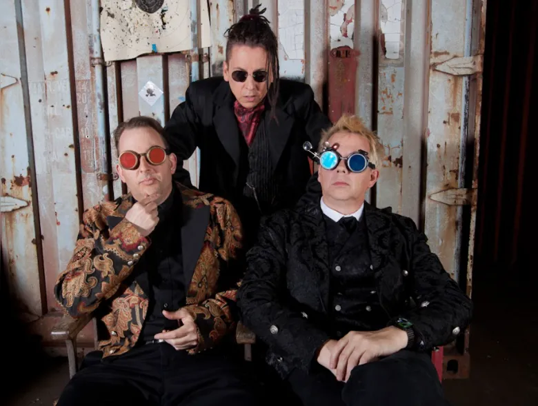
		Information Society leva som futurista ao Clube Jaó nesta sexta-feira, 20