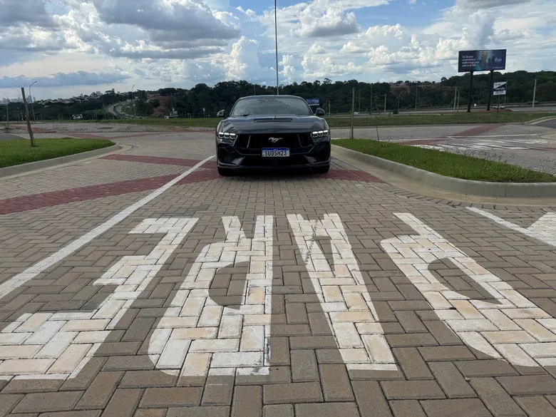 
		Teste: Aceleramos o Mustang GT Performance 2025 com seus 488 cv de potência