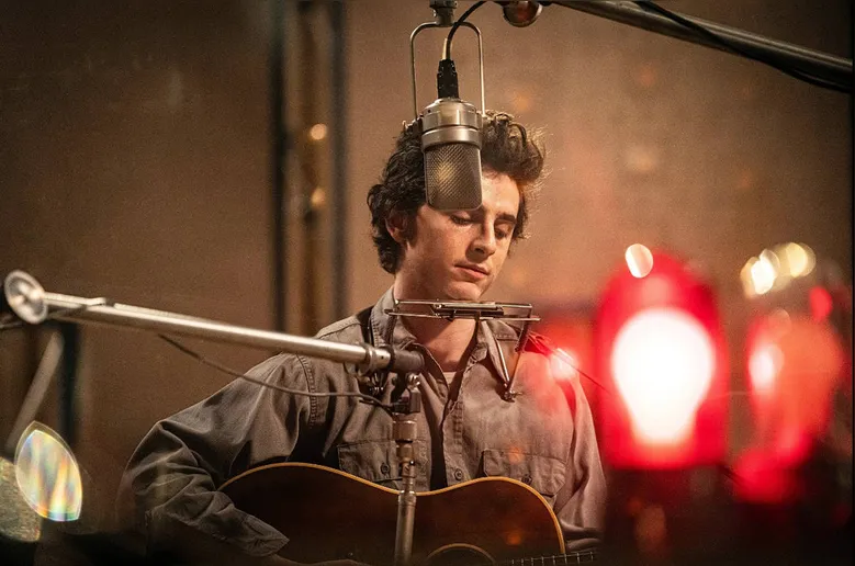
		Timothée Chalamet encarna Bob Dylan em aguardado filme