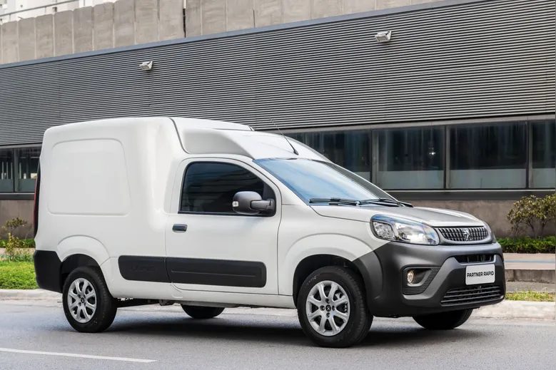 Peugeot Partner Rapid e Expert iniciam 2025 com novas motorizações