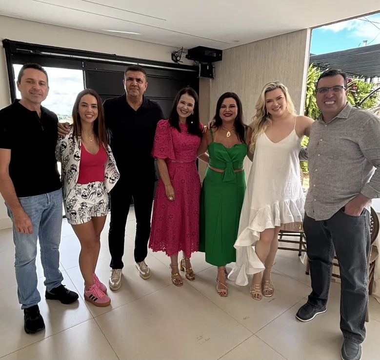 
		A bela Rafaella Freitas comemorou mais um ano de vida ao lado dos amigos mais íntimos.