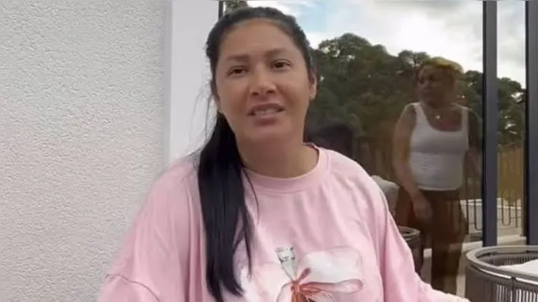 
		Equipe de Simaria se pronuncia após aparência da cantora virar assunto na web: Irreconhecível’