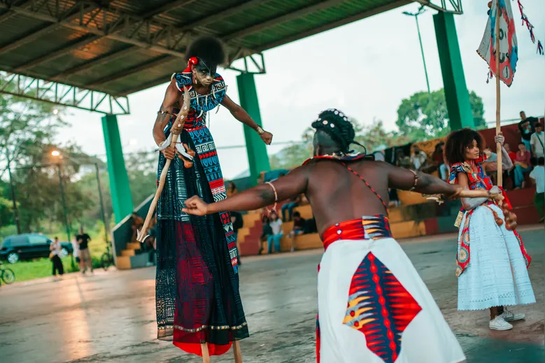 Tambores do Orum levam insurreição abolicionista às ruas no pré-Carnaval