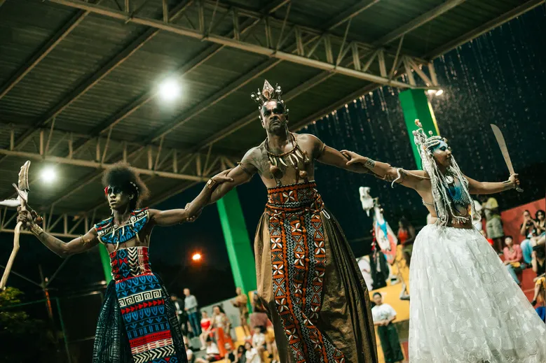 Tambores do Orum levam insurreição abolicionista às ruas no pré-Carnaval
