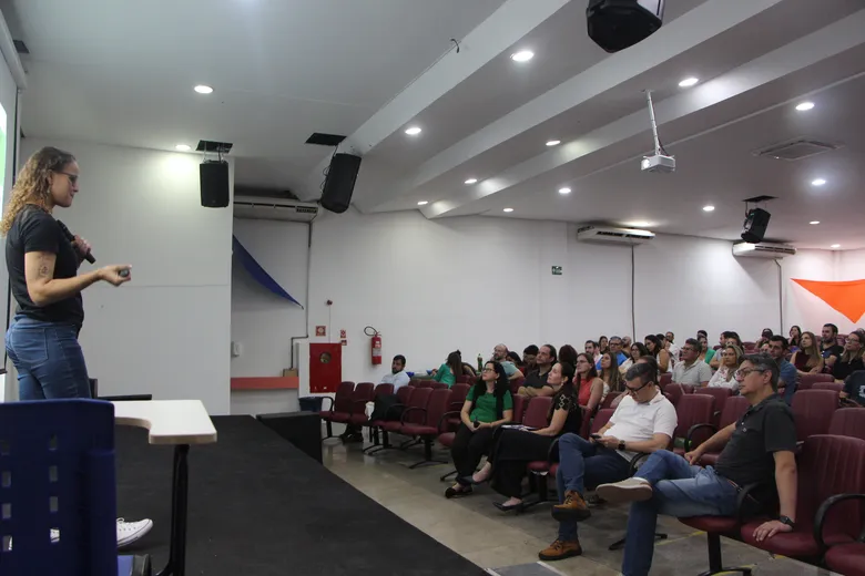 
		UniAraguaia realiza palestra sobre assédio moral no trabalho durante Semana de Planejamento
