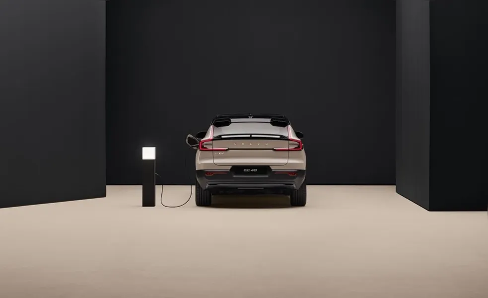Volvo C40 e XC40 trocam de nome e passam a se chamar EC40 e EX40