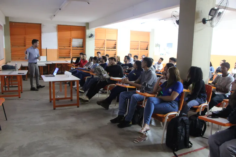 
		Engenharia Diagnóstica: calouros de Engenharia Civil participam de palestra com Henrique Santiago