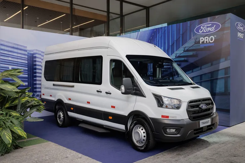 
		Ford lança a Transit 2026 mais tecnológica, com novas versões e preços a partir de R$ 282.900