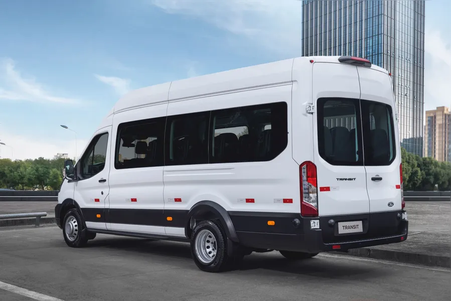 Ford lança a Transit 2026 mais tecnológica, com novas versões e preços a partir de R$ 282.900