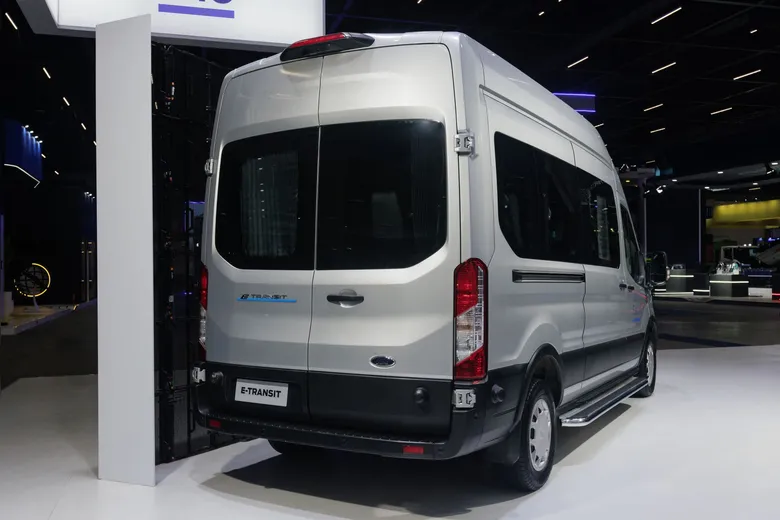 
		Ford lança a Transit 2026 mais tecnológica, com novas versões e preços a partir de R$ 282.900
