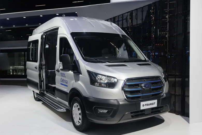 
		Ford lança a Transit 2026 mais tecnológica, com novas versões e preços a partir de R$ 282.900