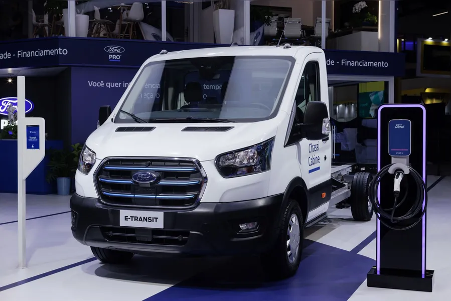 Ford lança a Transit 2026 mais tecnológica, com novas versões e preços a partir de R$ 282.900
