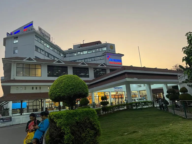 
		Caiado firma parceria com hospital indiano referência em alta complexidade e baixo custo