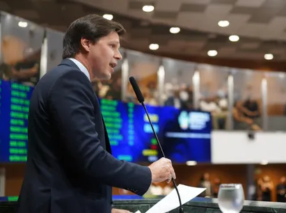 
		Daniel lidera cenário para governo; pesquisa indica dificuldades da oposição