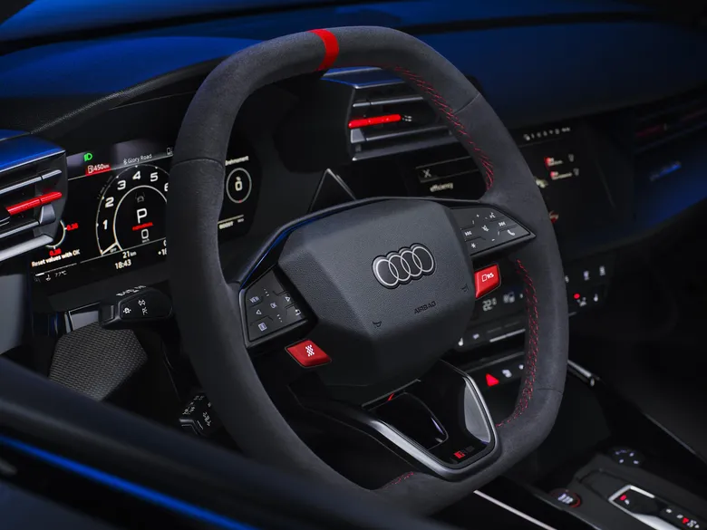 
		Audi traz de volta ao Brasil o superesportivo RS 3 Sedan