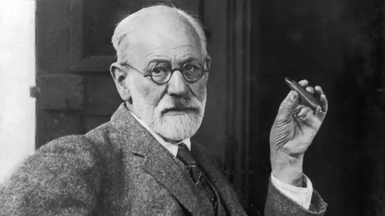 
		'A Última Sessão de Freud' põe Deus em questão no Teatro Goiânia