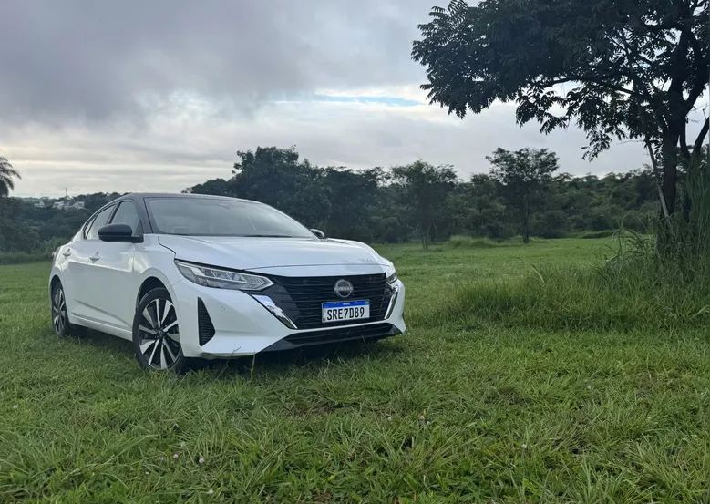 
		Teste: Na escassez dos sedãs, Nissan Sentra 2025 é uma aposta acertada