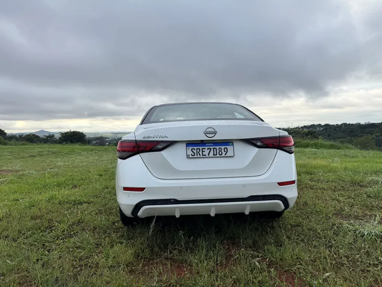 
		Teste: Na escassez dos sedãs, Nissan Sentra 2025 é uma aposta acertada