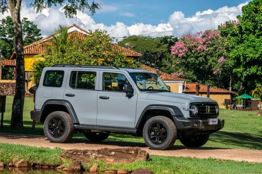 GWM Tank 300 2026 estreia no Brasil no dia destinado ao 4x4 por R$ 333.000 mil