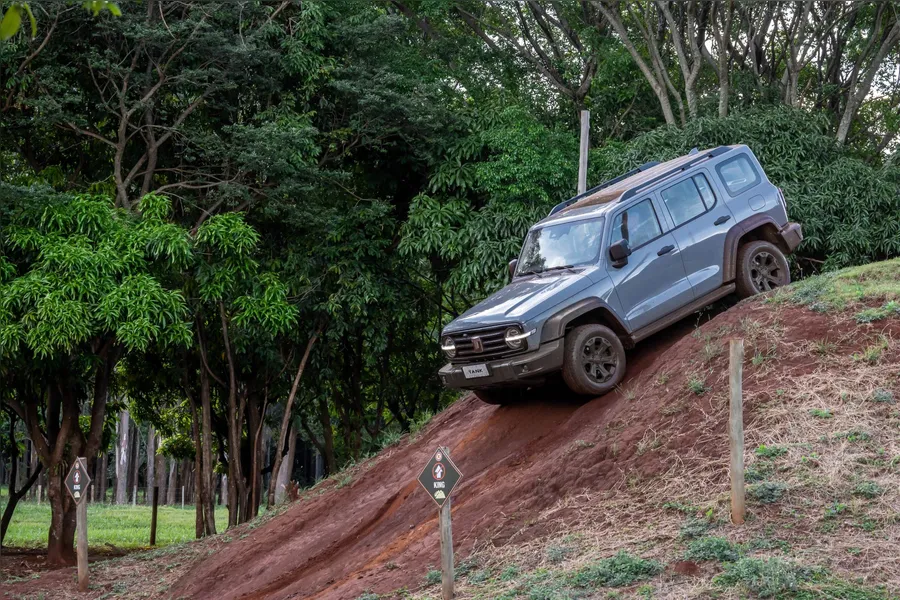GWM Tank 300 2026 estreia no Brasil no dia destinado ao 4x4 por R$ 333.000 mil