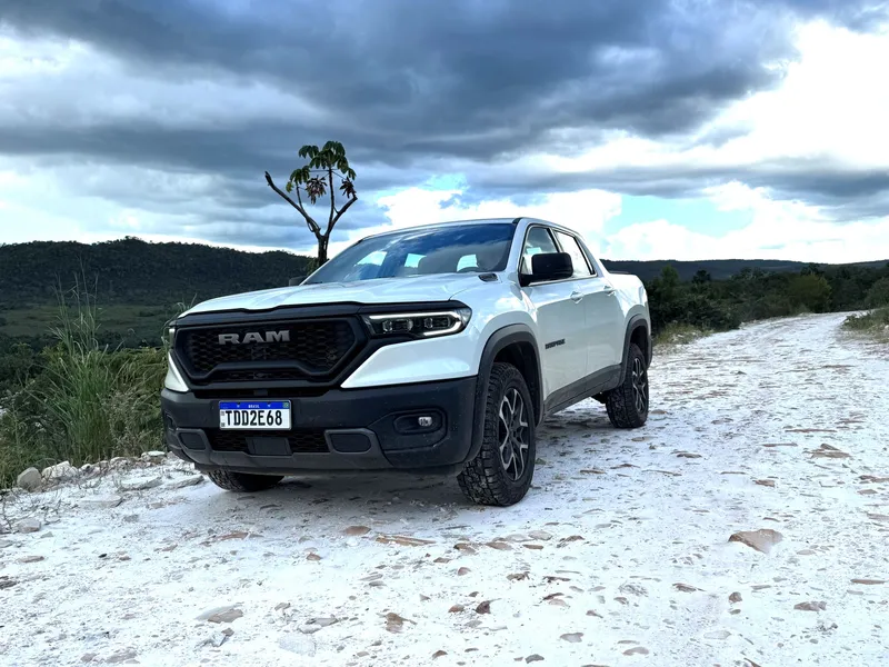 Teste: Rampage 2025 avança com o novo motor 2.2 turbodiesel de 200 cv