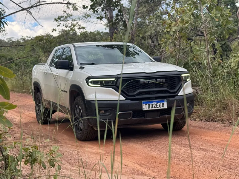 Teste: Rampage 2025 avança com o novo motor 2.2 turbodiesel de 200 cv