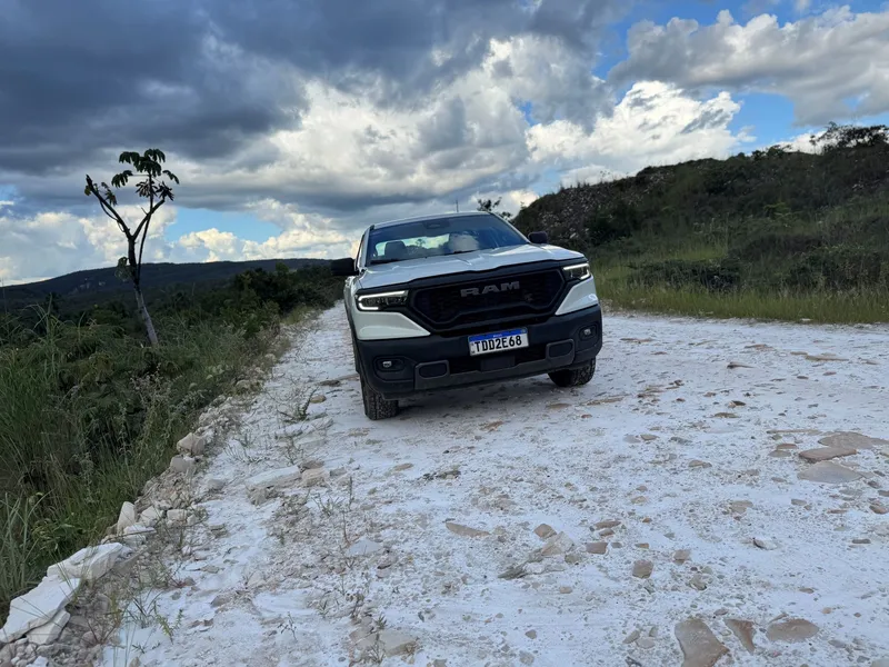 Teste: Rampage 2025 avança com o novo motor 2.2 turbodiesel de 200 cv
