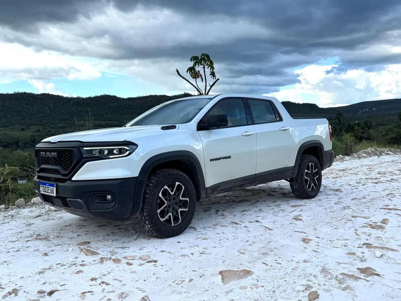 Teste: Rampage 2025 avança com o novo motor 2.2 turbodiesel de 200 cv