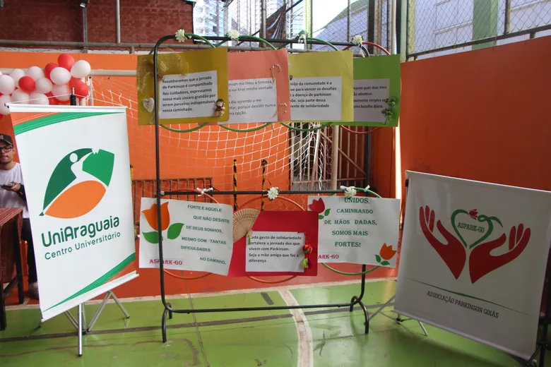
		Projeto de extensão Mãos que Vibram promove Dia da Conscientização do Parkinson na Uniaraguaia