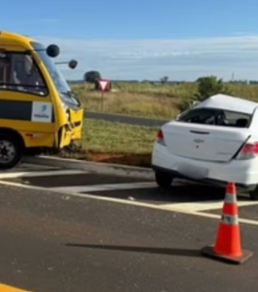 Casal de professores aposentados morre em colisão com ônibus escolar na GO-215, em Pontalina