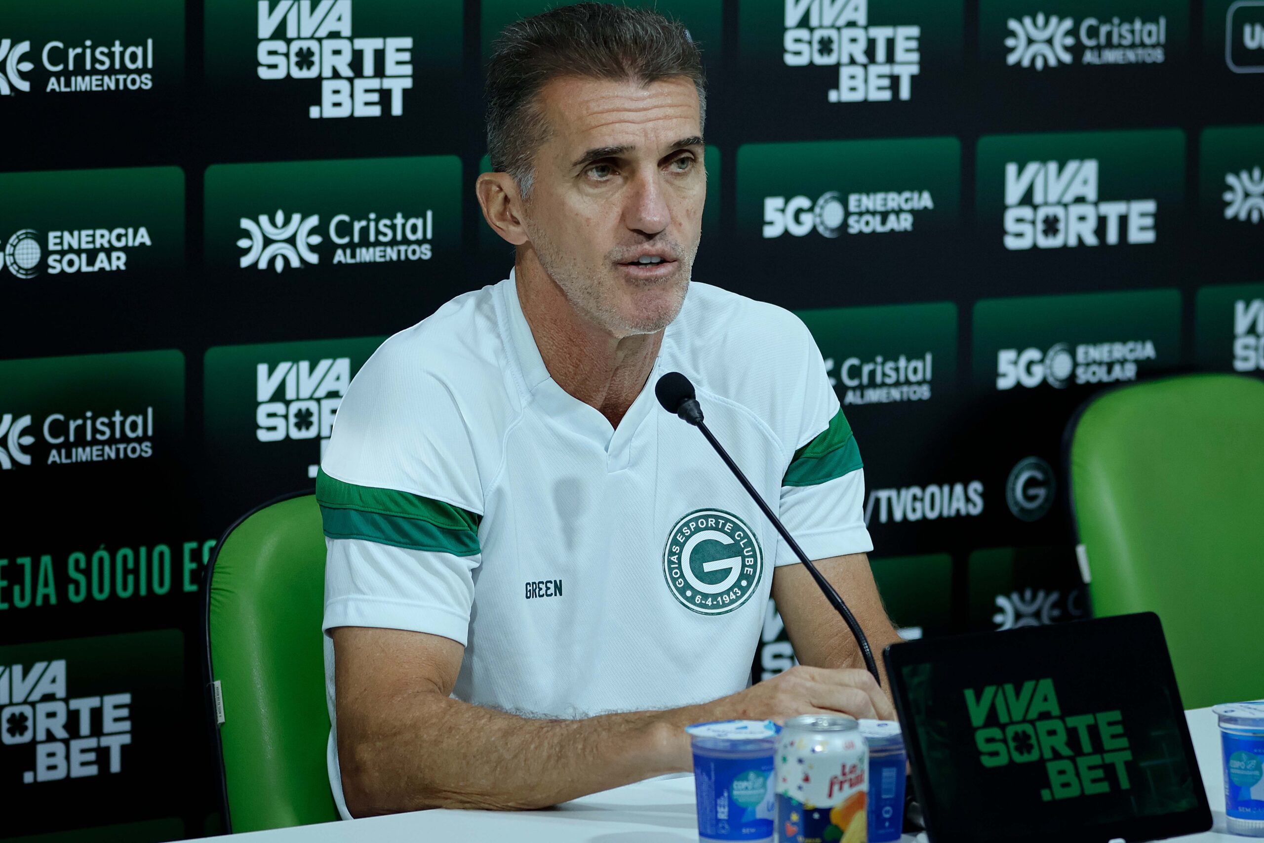 Apesar da liderança na Série B, Vagner Mancini espera melhor rendimento do Goiás