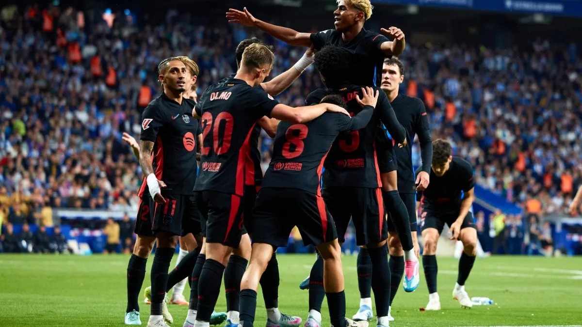 Barcelona vence Espanyol, conquista Laliga e garante tríplice coroa na temporada