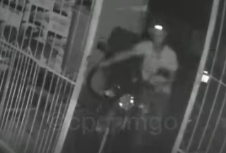 Dupla é presa por desmanche de moto