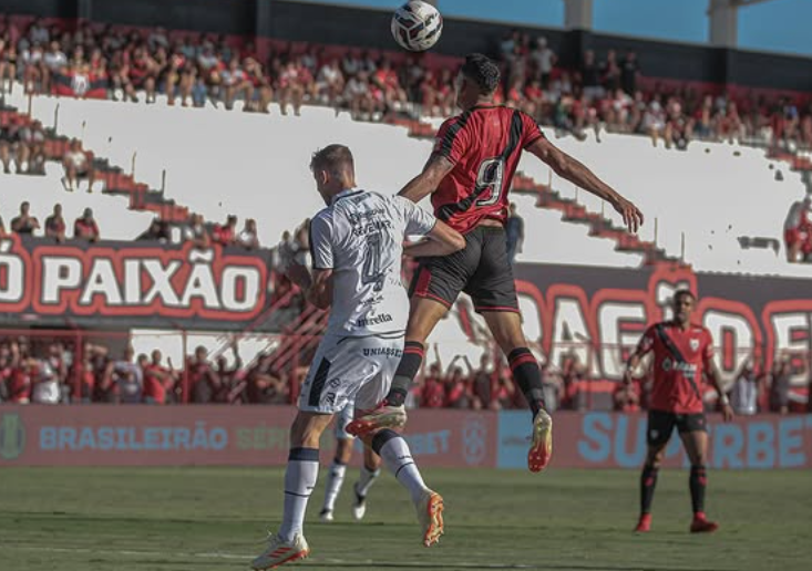 Em jogo polêmico, Atlético-GO marca nos acréscimos e frusta Remo na série B