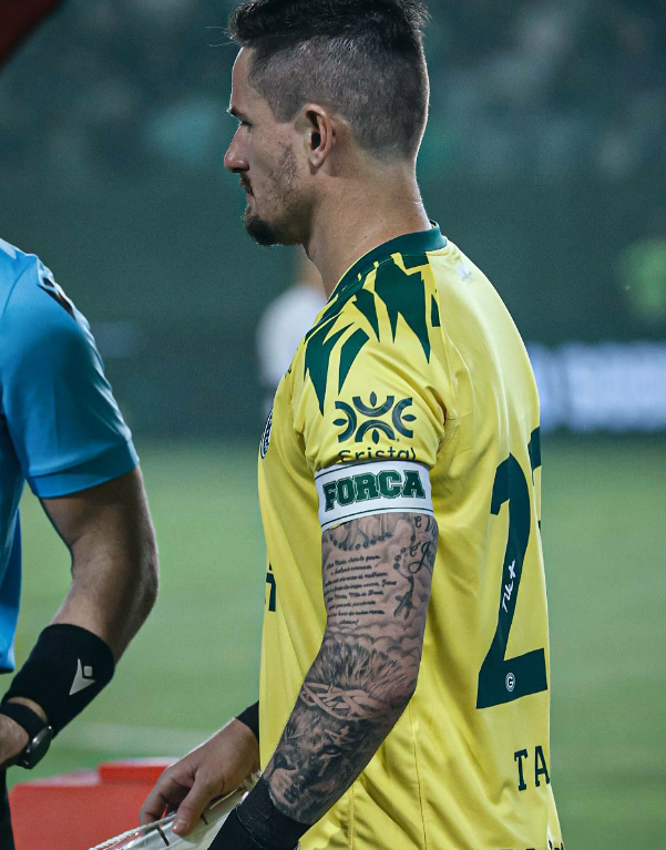 Goiás vence Ferroviária por 2 a 0 na Serrinha e dispara na liderança da Série B