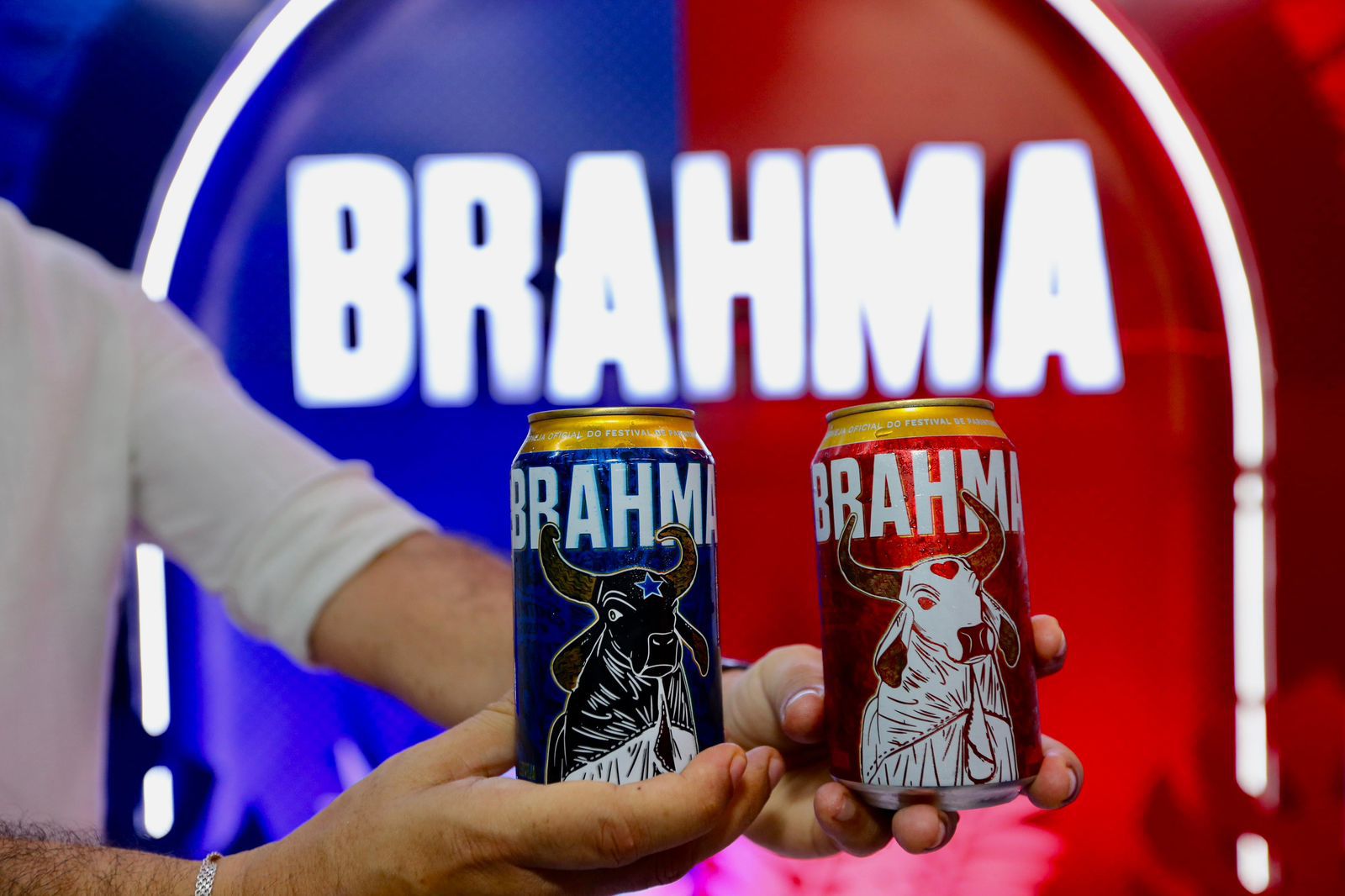 Brahma lança latas personalizadas de Parintins 2025 com arte, paixão e muita Brahmosidade: um brinde à cultura do Norte e às festas populares do Brasil!