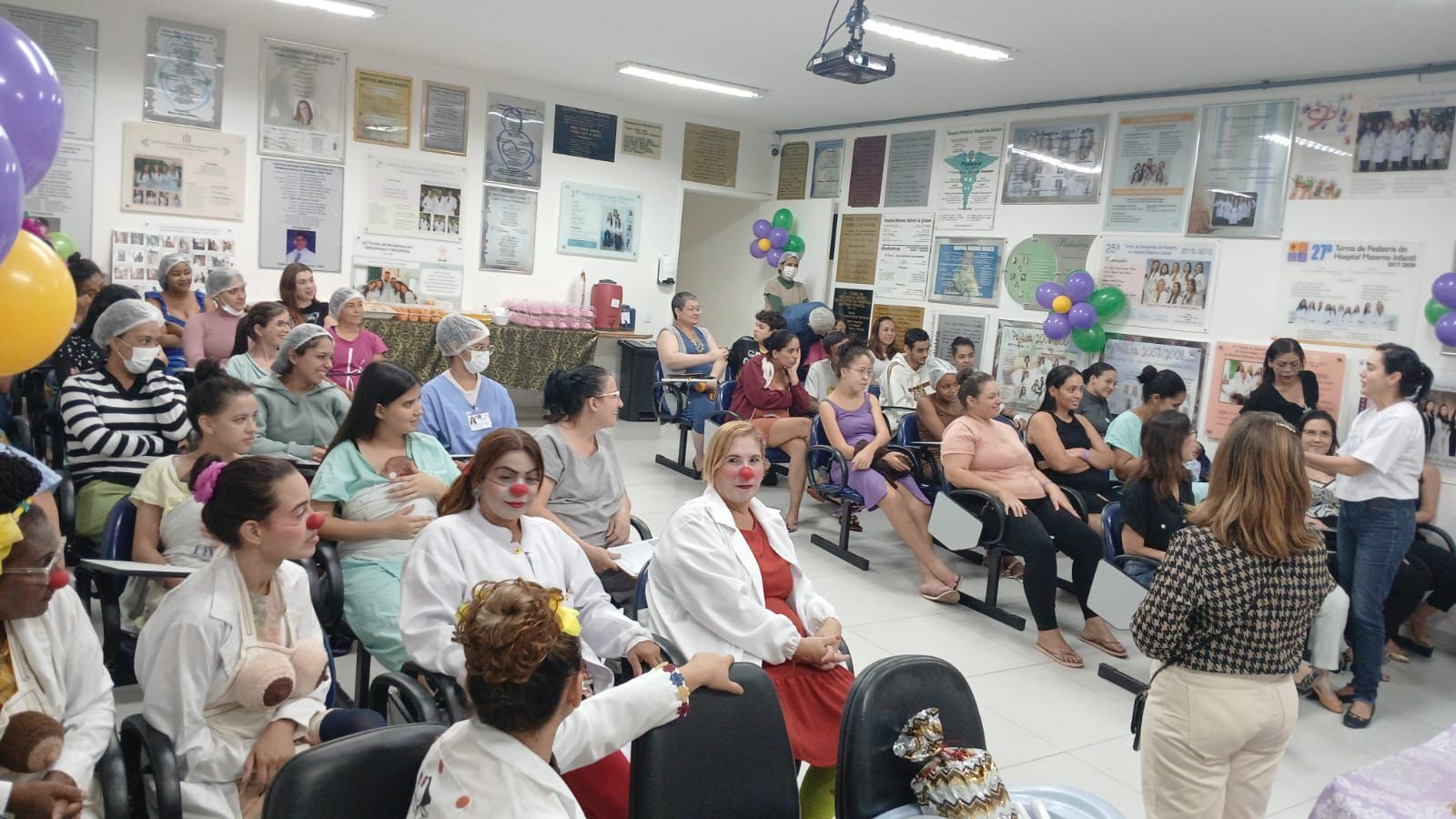Hemu celebra semana do método canguru e da doação de leite materno