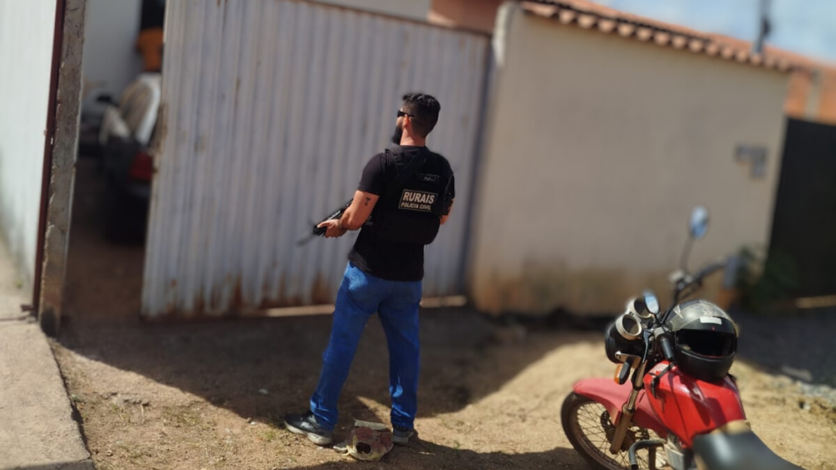 Suspeitos de aplicar golpe com cheques sem fundo são presos em Cocalzinho e Edilândia