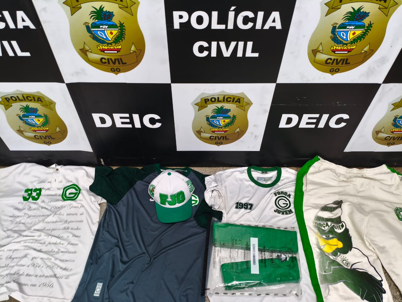 Integrantes da torcida Força Jovem são presos em operação