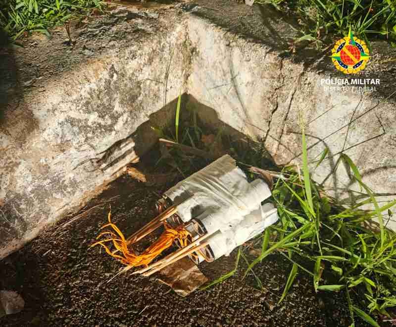 Material suspeito de ser explosivo é deixado ao lado do Conselho de Farmárcia