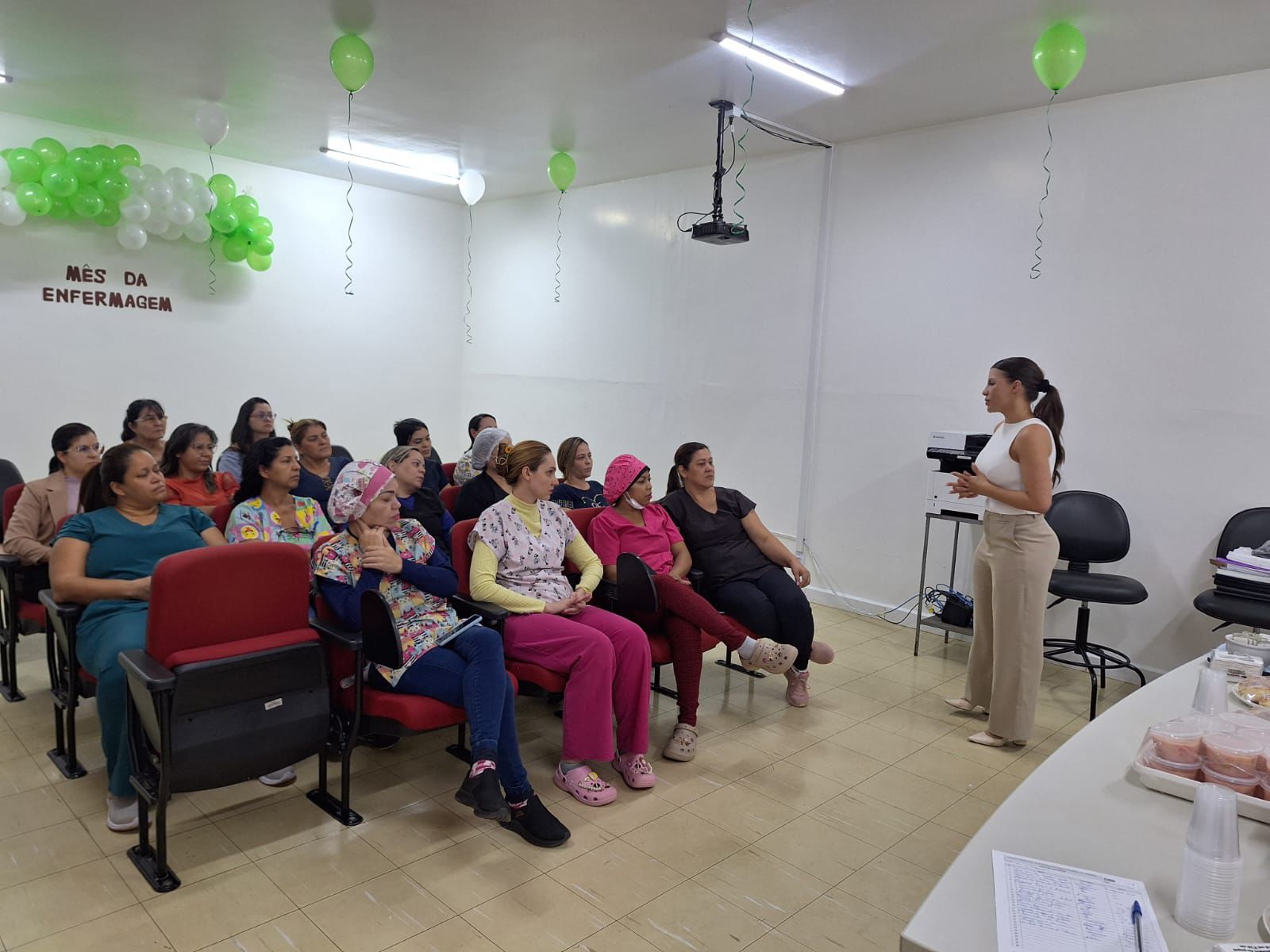HEMNSL celebra o Mês da Enfermagem com reconhecimento profissional