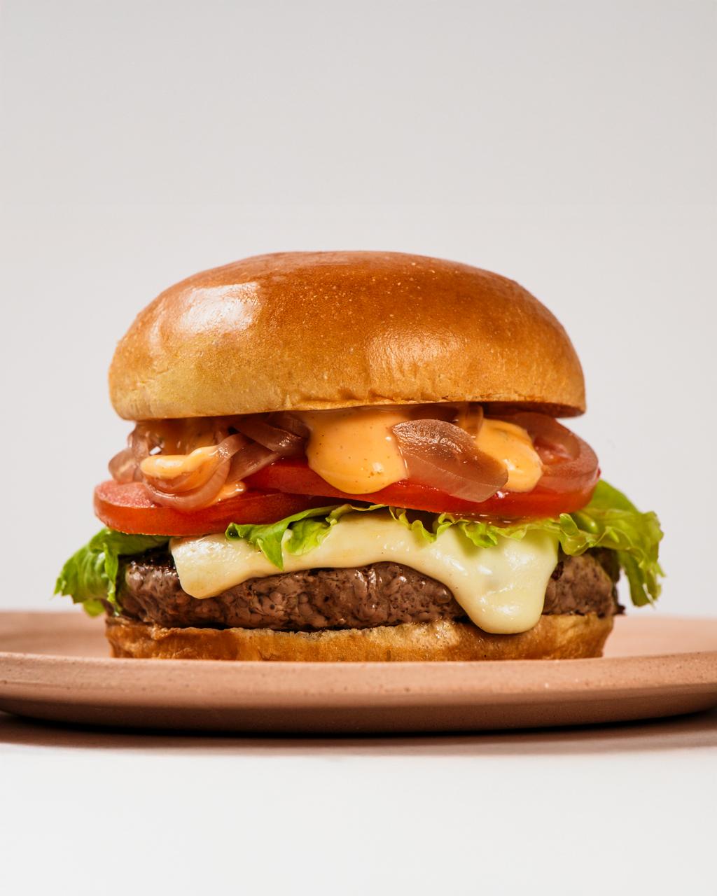 TT Burger oferece hambúrguer gratuito por um ano aos 100 primeiros clientes em Goiânia